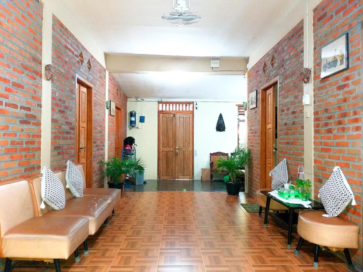 Ngampilan Backpacker Hostel Джокякарта Екстериор снимка