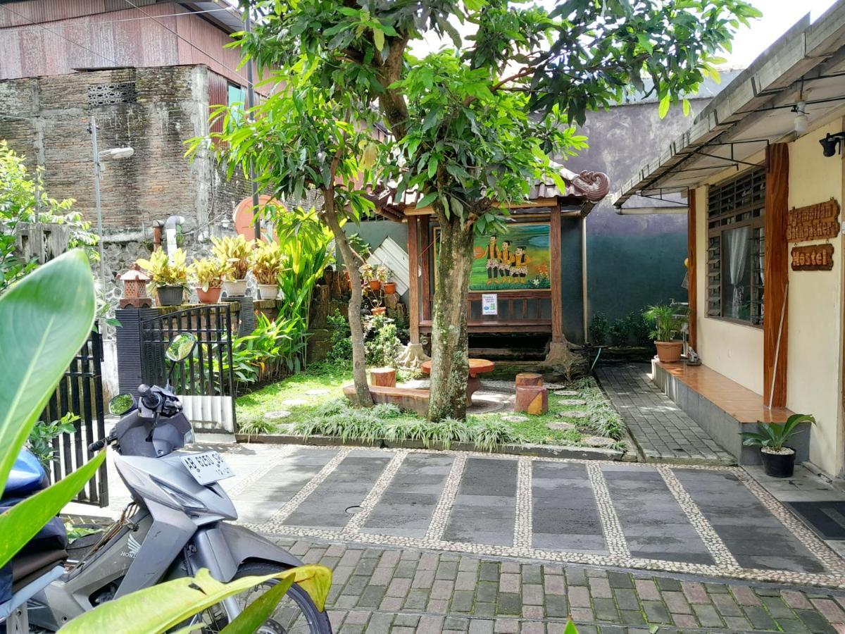 Ngampilan Backpacker Hostel Джокякарта Екстериор снимка