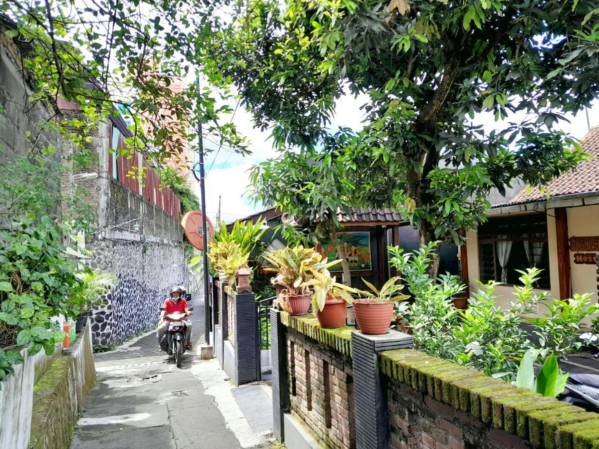 Ngampilan Backpacker Hostel Джокякарта Екстериор снимка