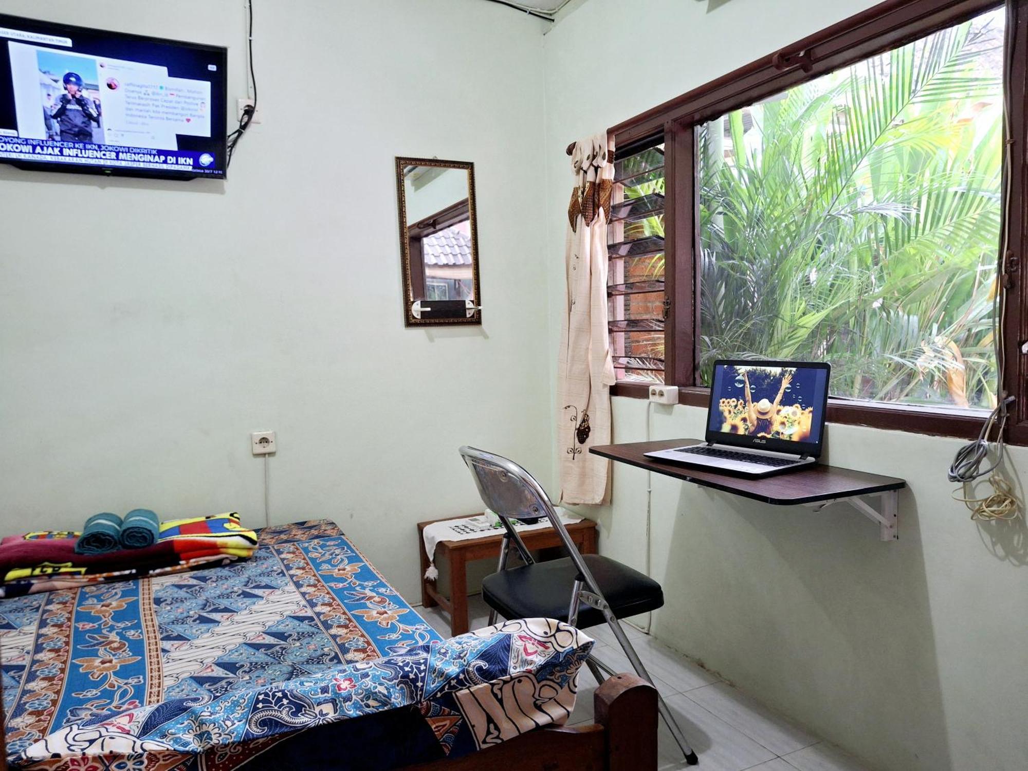 Ngampilan Backpacker Hostel Джокякарта Екстериор снимка